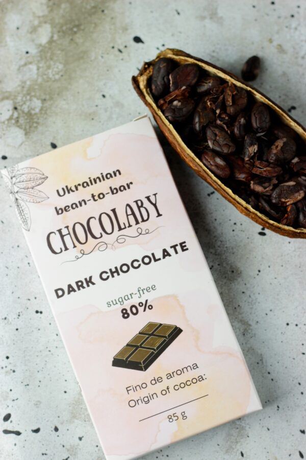 Dominican Republic bean-to-bar chocolate 80%